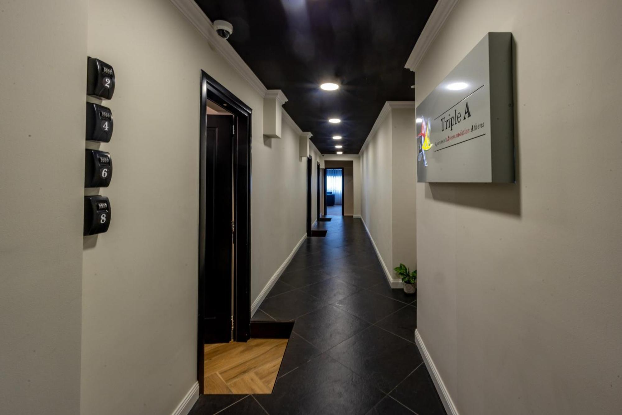 Triple A - Chic & Elegant By The Market - Free Parking! Афины Экстерьер фото